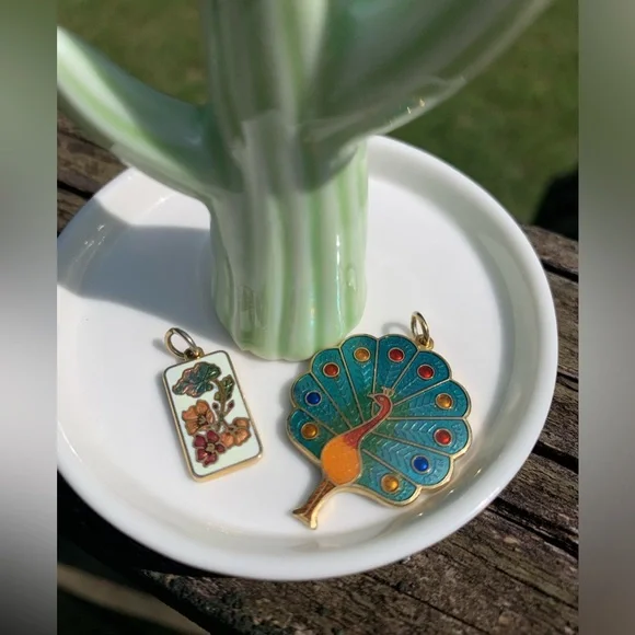 2 Vintage Enamel Pendants. Peacock 🦚 Bird & Flowers 💐